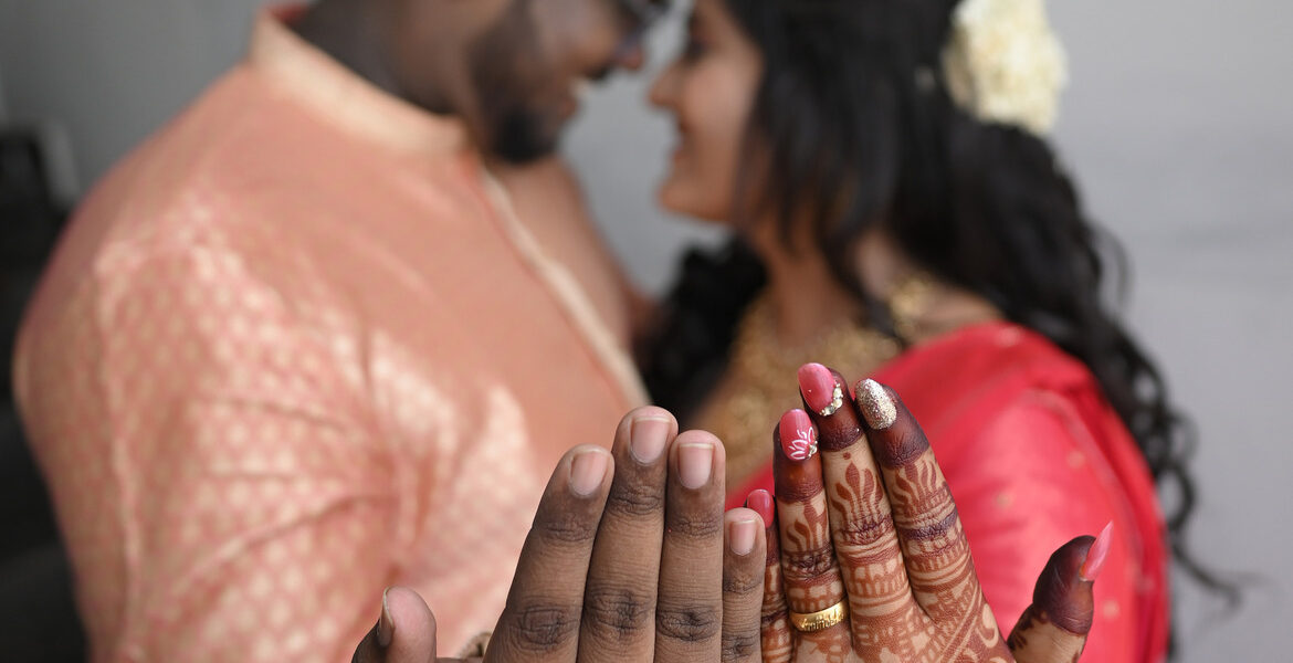 Pre-Wedding Photoshoot in Perundurai Capturing Sruthi & Santhosh's Love Story by AK Photography