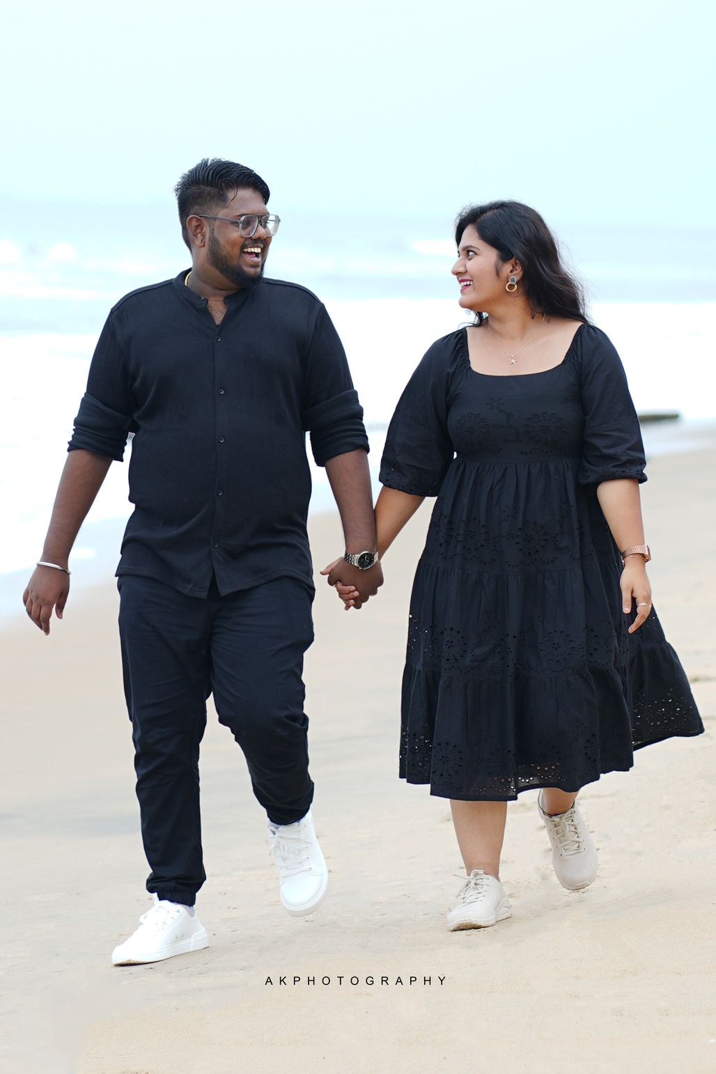 Pre-Wedding Photoshoot - Santhosh & Sruthi at Kerala Beach