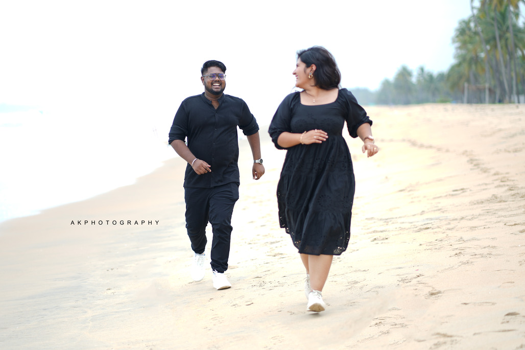 Pre-Wedding Photoshoot - Santhosh & Sruthi at Kerala Beach