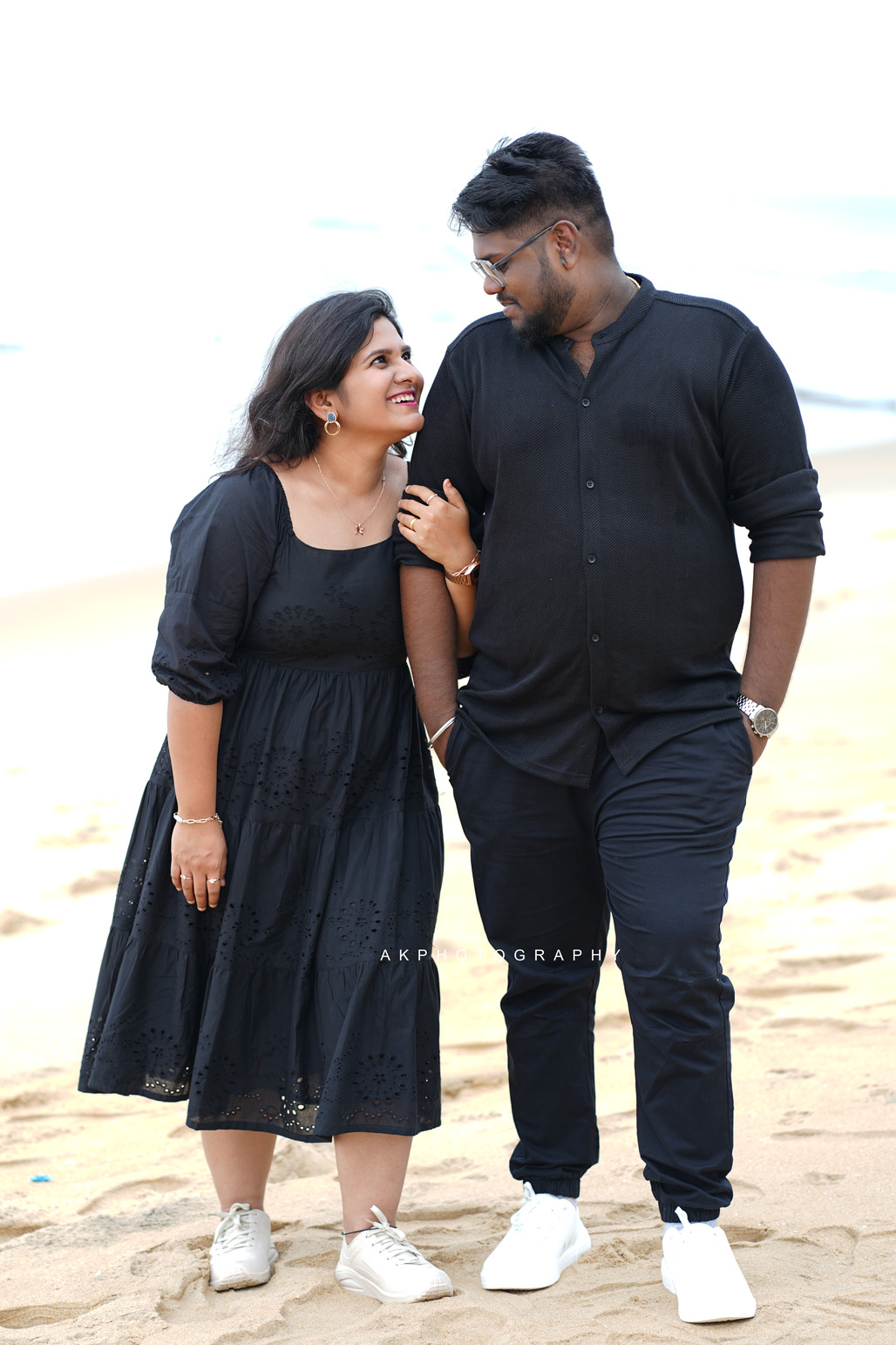 Pre-Wedding Photoshoot - Santhosh & Sruthi at Kerala Beach