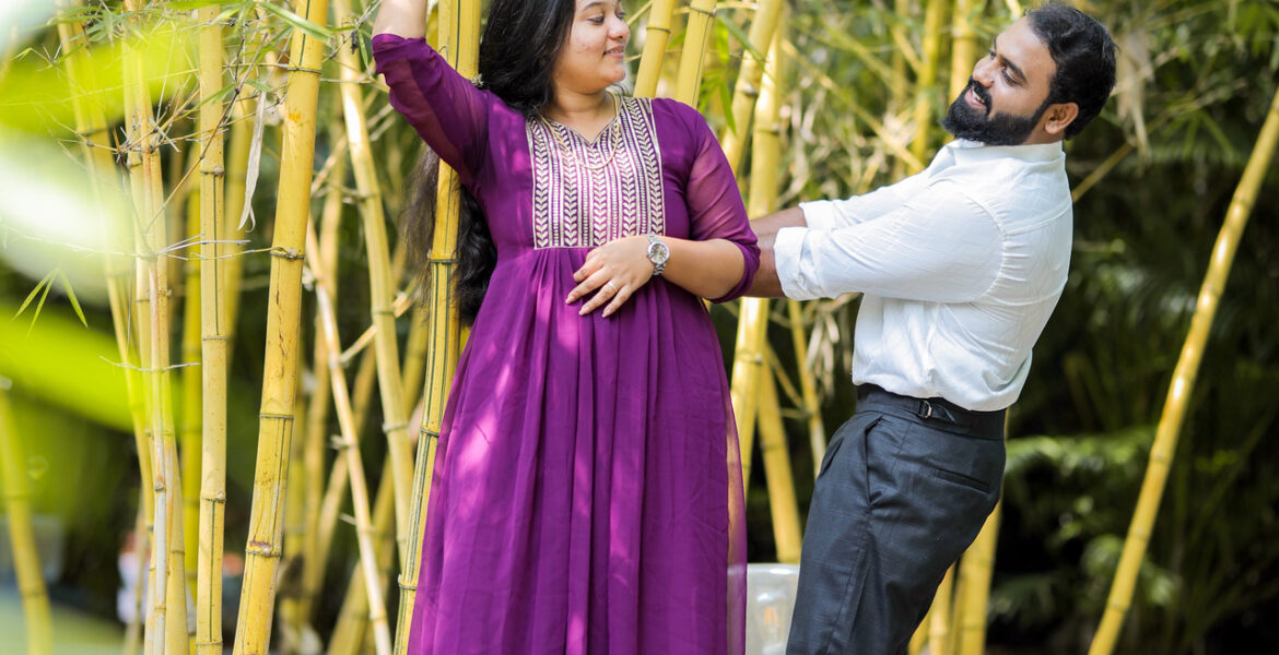 Pre-Wedding Shoot of Sreejith and Mamthumitha by AK Photography